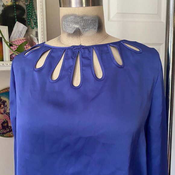 GUESS Periwinkle Silk Satin Keyhole collar Peasant Tunic Shirt *SMALL* - Picture 2 of 5